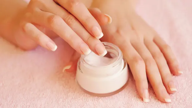 8 Tips Memilih Moisturizer Saat Berpuasa, Kulit Tetap Hydrated dan Fresh Seharian