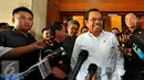 Jaksa Agung, M Prasetyo saat ditanya wartawan terkait lima calon komisioner KPK di Jakarta, Selasa (23/6/2015). Lima nama tersebut yakni Joko Soebagyo, Djasman Pandjaitan, Sri Haryati SH MH, Suhardi SH MH dan M Rum SH MH. (Liputan6.com/Yoppy Renato)