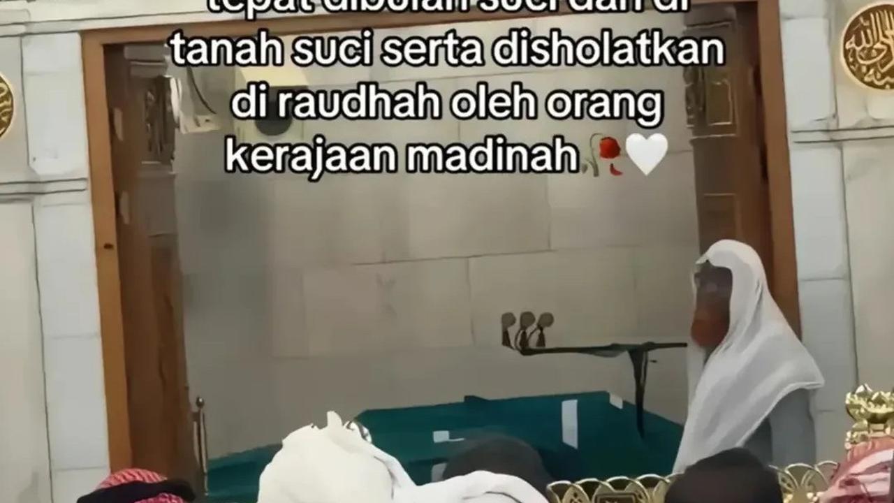Cewek Ini Curhat Berangkat Umroh Sekeluarga, Tak Disangka Ibu Wafat