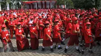 Ratusan anak mengikuti senam pagi di pelataran Kantor Walikota Jakarta Barat, Jakarta (15/10/2015). Aksi ini untuk memperingati Hari Cuci Tangan se-Dunia (Liputan6.com/Gempur M Surya)