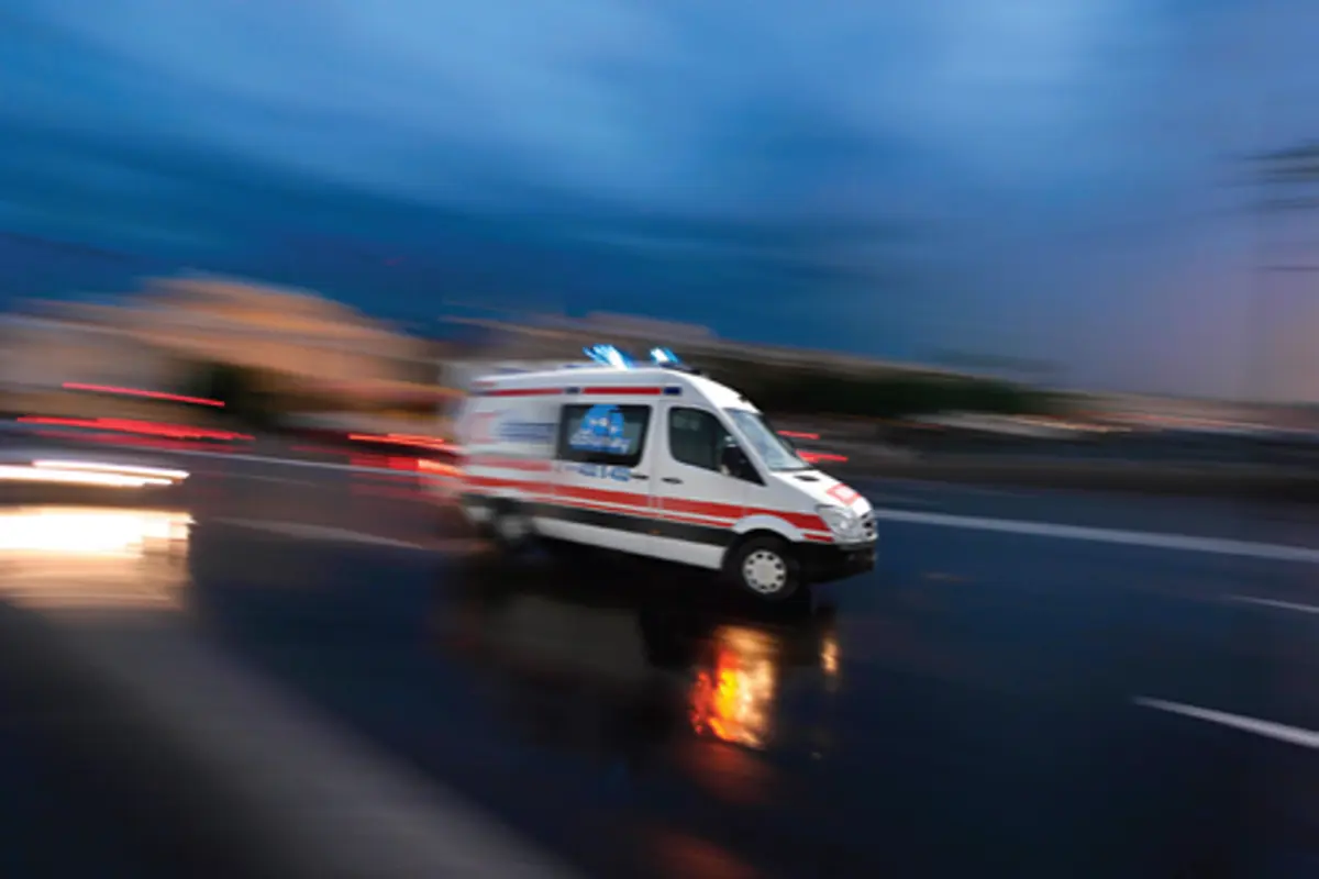 Ambulans di Indonesia Dihadang Moge, Di Jerman Malah Diberi Jalan