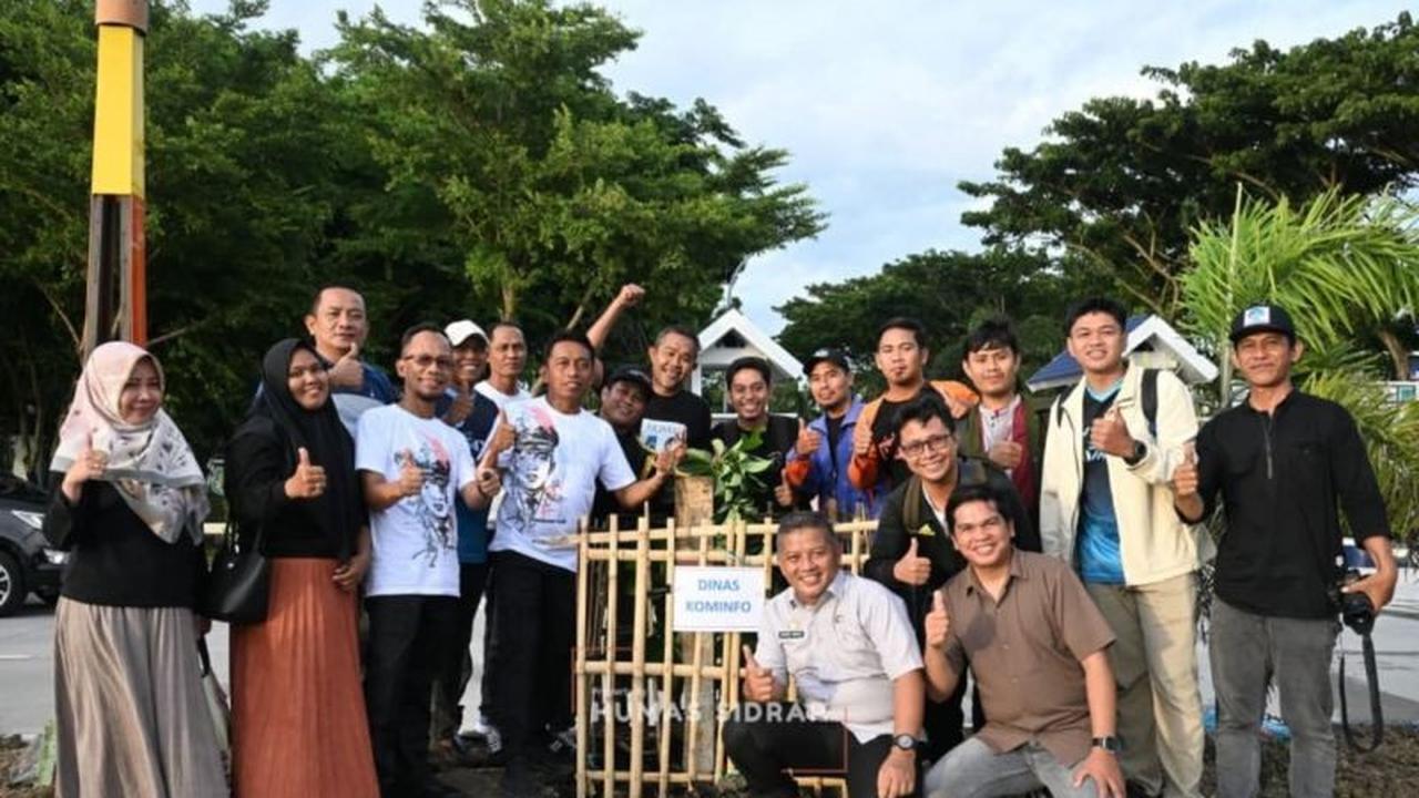 Pemkab Sidrap Genjot Optimalisasi RTH dengan Penanaman Ratusan Pohon Alpukat Produktif