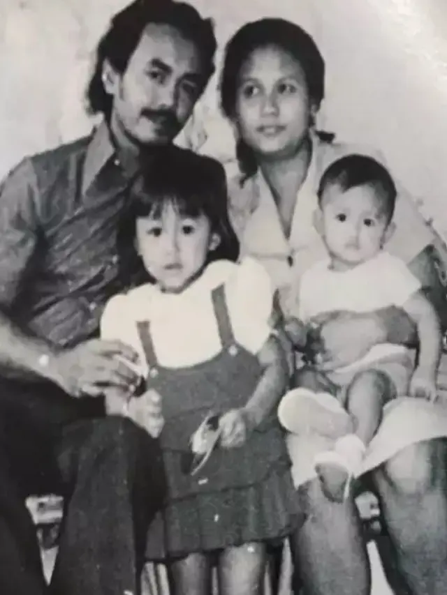 Potret lawas artis bersama keluarga, Yuni Shara (Instagram/yunishara36)