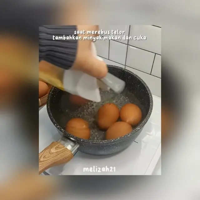 Lebih Mudah Dikupas dan Hasilnya Mulus, Begini Trik Rebus Telur Pakai 2 Bahan Dapur