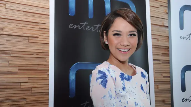 [FOTO] Tampil Cantik Ala Bunga Citra Lestari