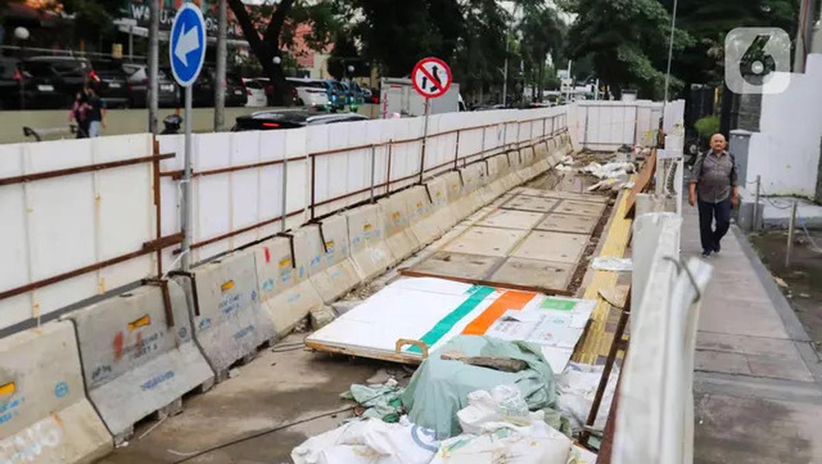Tak Kunjung Kelar, Seperti Ini Suasana Sekitar Proyek Galian di Kawasan Cikini