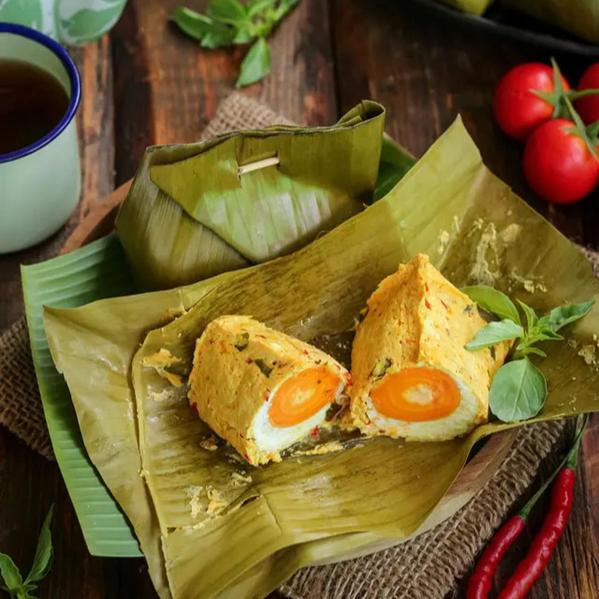 Pepes tahu telur asin