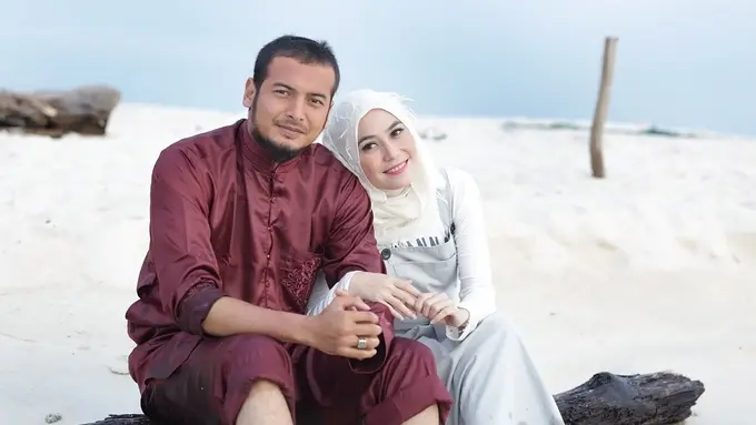 [Bintang] Boy Hamzah dan Rina Amalia