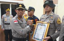 Kapolda Aceh Beri Penghargaan ke Danyon Taruna Akpol & Taruna Akpol atas Dedikasi Kemanusiaan di Aceh Tamiang