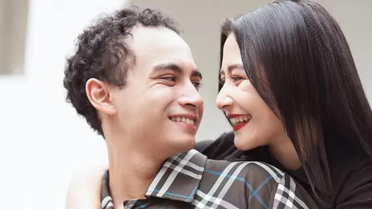 5 Gaya Mesra Pasangan Prilly Latuconsina dan Omara Esteghlal, Siap Go Public!