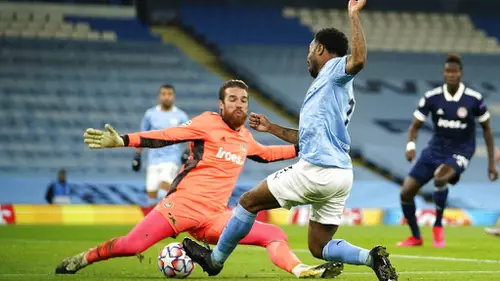 Olympiakos vs man city live streaming 2025