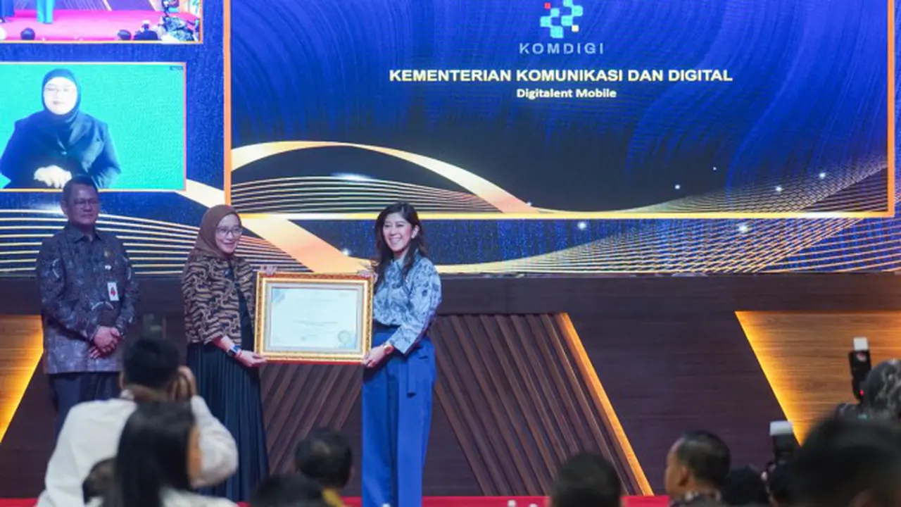 Menteri Komunikasi dan Digital Meutya Hafid meraih penghargaan Outstanding Public Service Innovations (OPSI) KIPP Tahun 2025 dari Kementerian Pendayagunaan Aparatur Negara dan Reformasi Birokrasi (KemenPANRB).