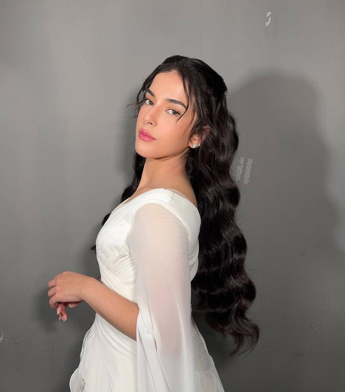 7 Potret Makeup Natural Tasya Farasya, Pesona yang Disebut Bidadari