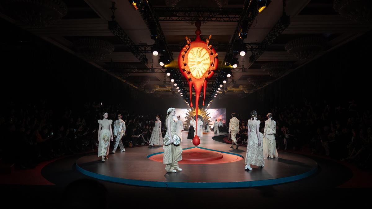 Koleksi Adrian Gan Couture untuk Banjir Sumatera