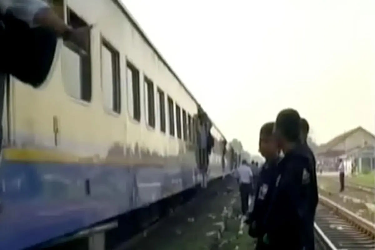 PENUMPANG KRL NGAMUK LAGI