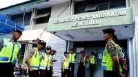Sebanyak 10 orang sipir penjara di Bengkulu yang dinyatakan positif narkoba terancam dipecat jika tidak ada perkembangan saat menjalani rehabilitasi (Liputan6.com/Yuliardi Hardjo)
