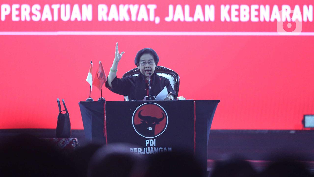 Nyalakan Obor Api Abadi, Megawati Soekarnoputri Buka Rakernas V PDIP