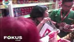 Semenjak ditemuakannya cacing di dalam kemasan kaleng sarden, petugas yakin masih ada toko atau swalayan yang menjualnya.