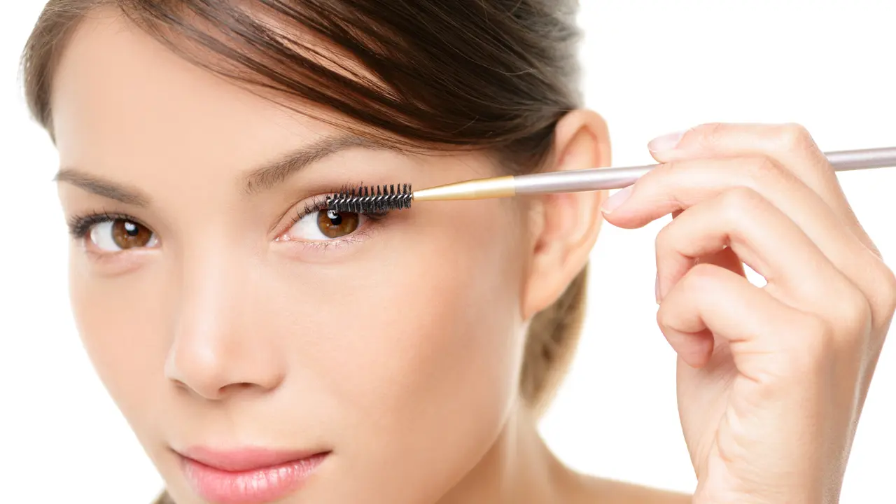 Maksimalkan riasan mata dengan produk makeup pilihan/dok. shutterstock