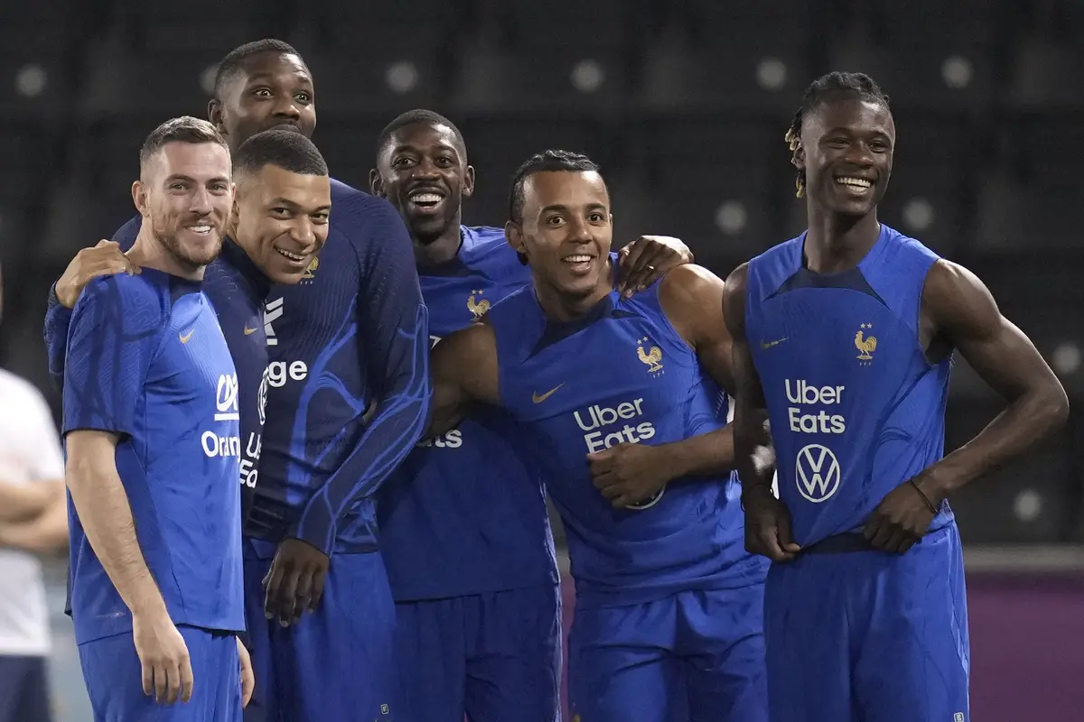 Senyum dan Tawa Pemain Prancis di Sesi Latihan Jelang Final Piala Dunia 2022