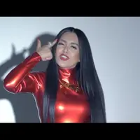 Dihujat karena terlalu seksi, ini sisi lembut video klip Mutha Futha.