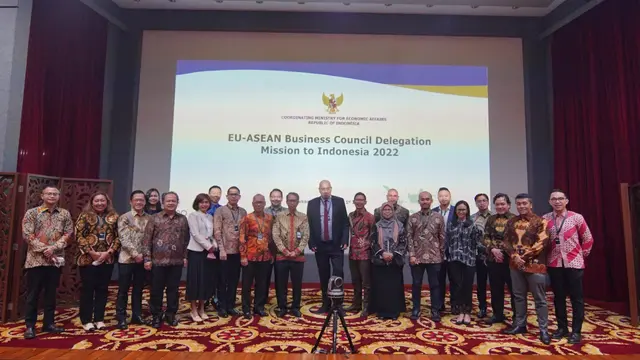 Deputi Bidang Koordinasi Kerja Sama Ekonomi Kemenko Perekonomian Edi Prio Pambudi melakukan pertemuan dengan Delegasi Bisnis European Union-ASEAN Business Council (EU-ABC) di Kantor Kemenko Perekonomian, Kamis (1/9/2022). (Dok Sumber ekon.go.id)