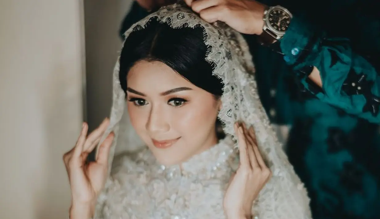 <p>Erina Gudono akan segera menjadi istri dari Kaesang Pangarep. Kaesang Pangarep merupakan anak bungsu dari Presiden RI Joko Widodo. Hari ini, Kamis (8/12/2022), dilaksanakan pengajian di kediaman masing-masing. Foto: Document/Bridestory.</p>