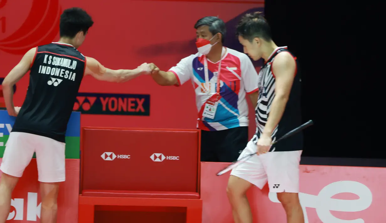Di game ketiga, Kevin/Marcus masih melakukan taktik seperti game kedua yang terus mencecar bola ke arah Teo Ee Yi dan sukses menguras stamina hingga mampu unggul jauh. Game ketiga pun ditutup dengan skor telak 21-11 untuk kemenangan Kevin Sanjaya/Marcus Gideon. (Dok. PBSI)