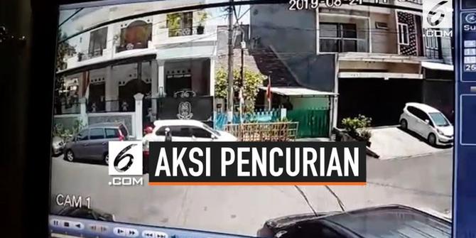 VIDEO: Terekam CCTV Aksi Maling Pecah Kaca Mobil di Jakarta Utara