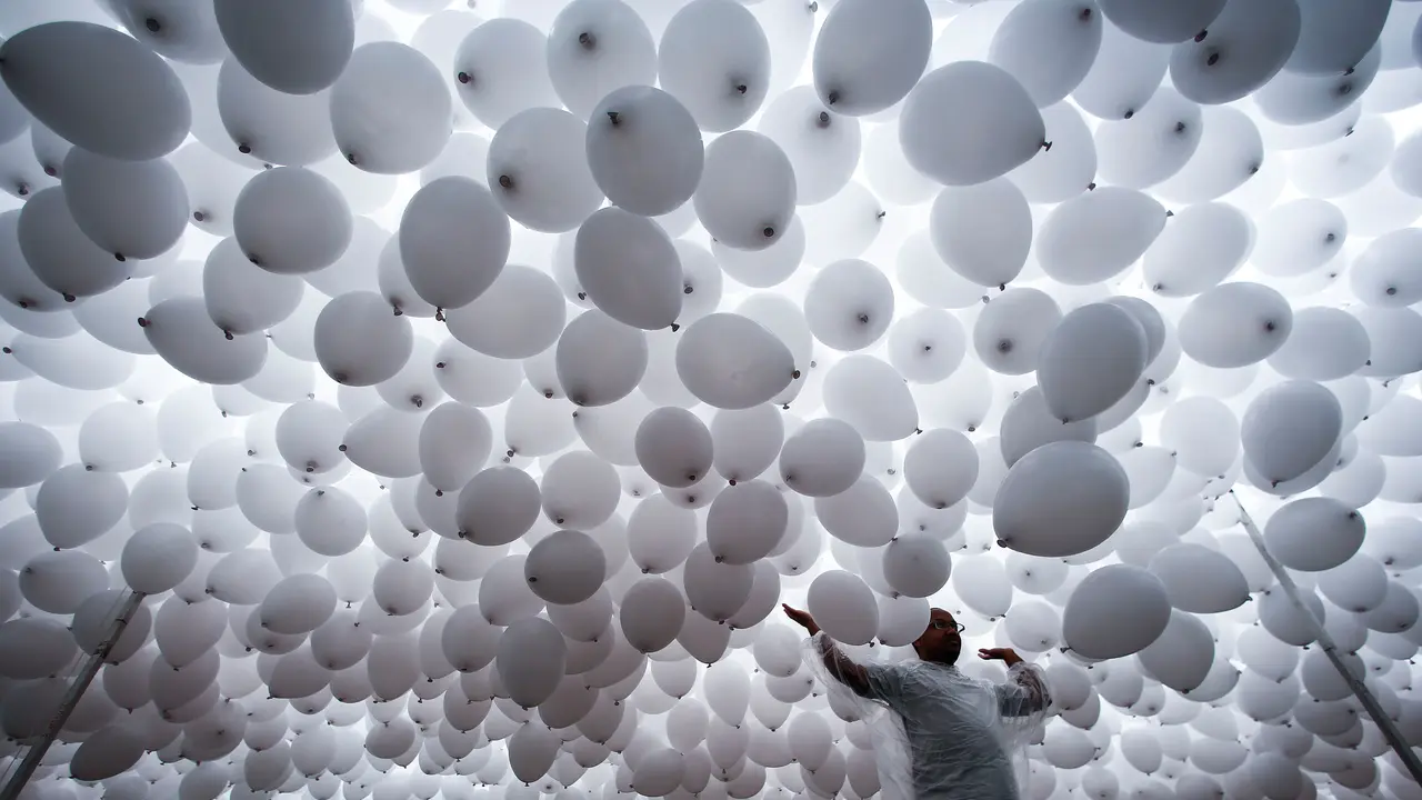 Ribuan Balon Dilepas di Langit Brasil