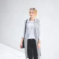 Padu padan busana kantor memakai long vest. (sumber foto: Pinterest)