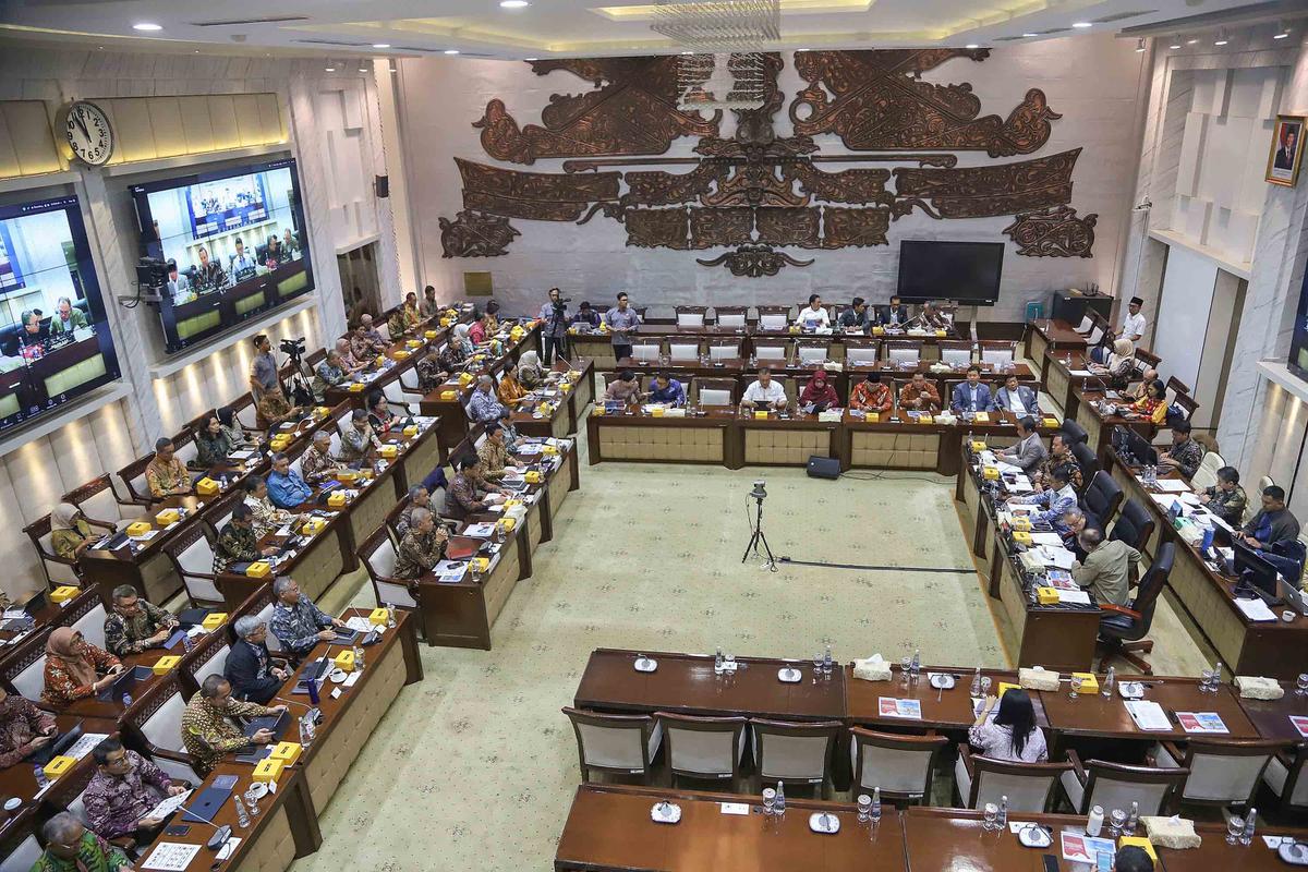 FOTO:  Rapat Perdana, Menkeu Purbaya dan Komisi XI DPR Bahas Anggaran  Rp 52 Triliun
