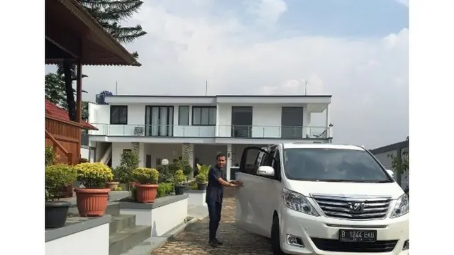 Villa Mewah Ayu Ting Ting