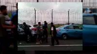 Polisi membantah Rakha Widyarma, putra Gubernur Banten Rano Karno, kabur saat terlibat kecelakaan. Rakha diketahui tengah dirawat di RS Pondok Indah (Liputan6.com/Pramita Tristiawati)