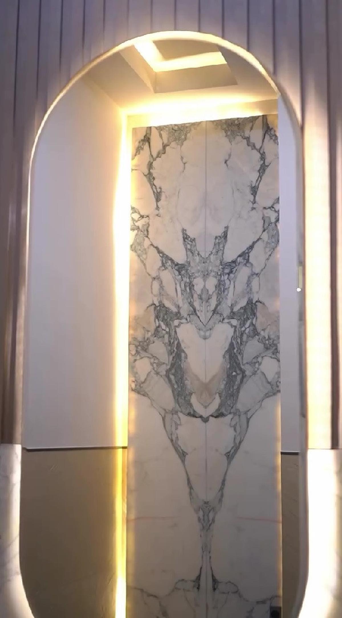 Potret Kantor Baru Maia Estianty, Mewah dengan Desain Dominasi Marmer yang Modern dan Elegan