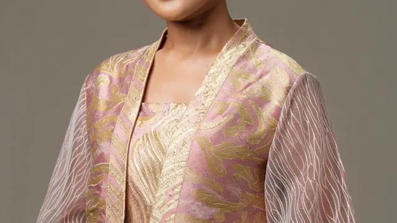 7 Model Batik Brokat Lengan Gelombang Tren 2025, Rahasia Tampil Elegan di Berbagai Acara