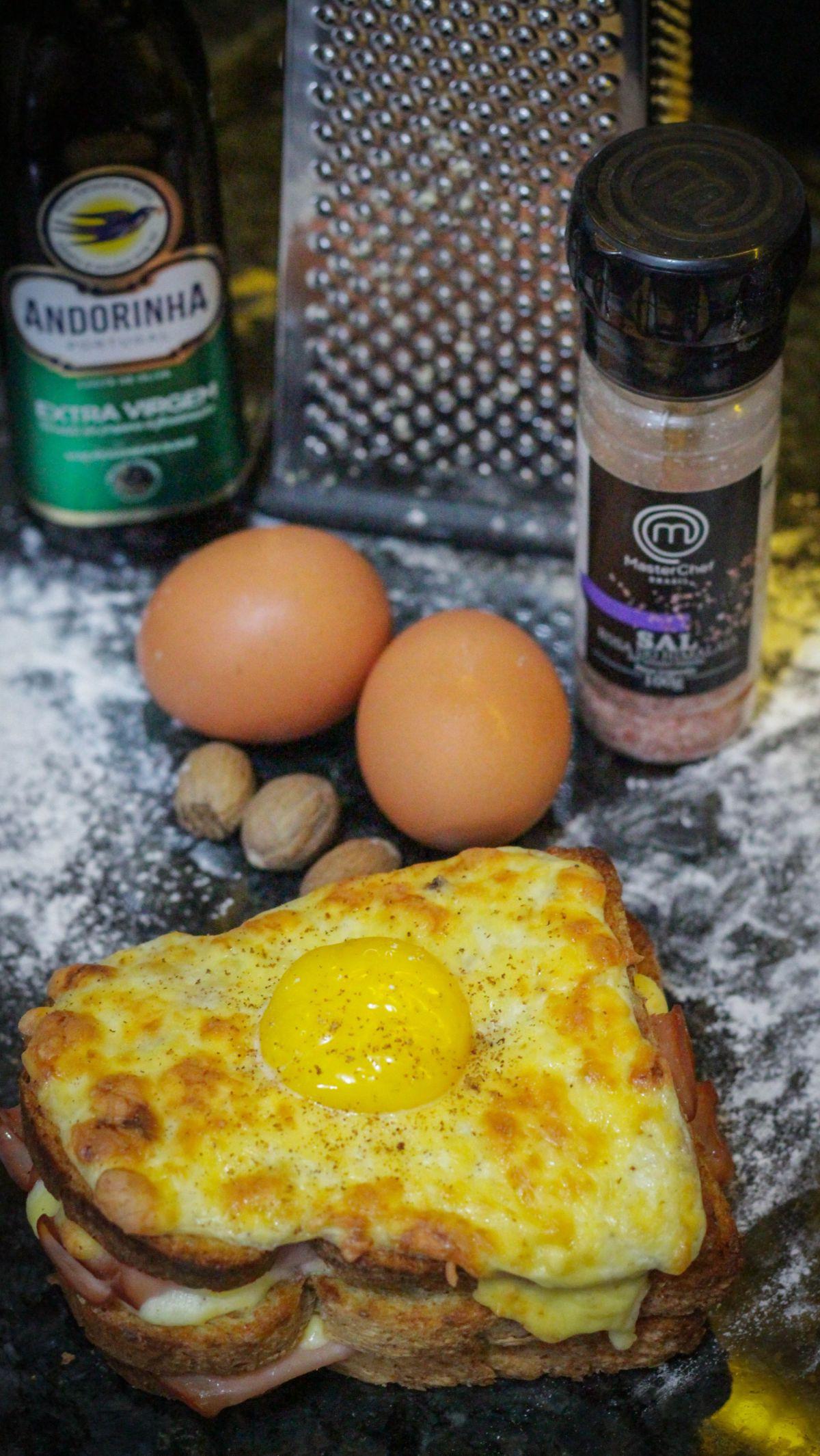 Telur merupakan salah satu bahan makanan yang kaya nutrisi. Kaya akan protein berkualitas tinggi, telur menyediakan asam amino esensial yang diperlukan tubuh untuk membangun dan memperbaiki jaringan, termasuk struktur rambut. Selain itu, telur juga menga