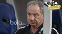 Alfred Riedl usai laga leg kedua final Piala AFF 2016 di Stadion Rajamangala, (17/12/2016). (Bola.com/Vitalis Yogi Trisna)