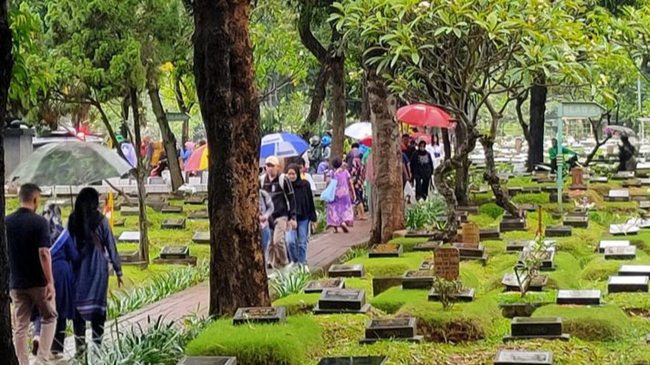 Ketika Pengunjung TPU Lupa Lokasi Makam Kerabat