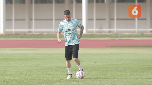 Calvin Verdonk - Latihan Timnas Indonesia