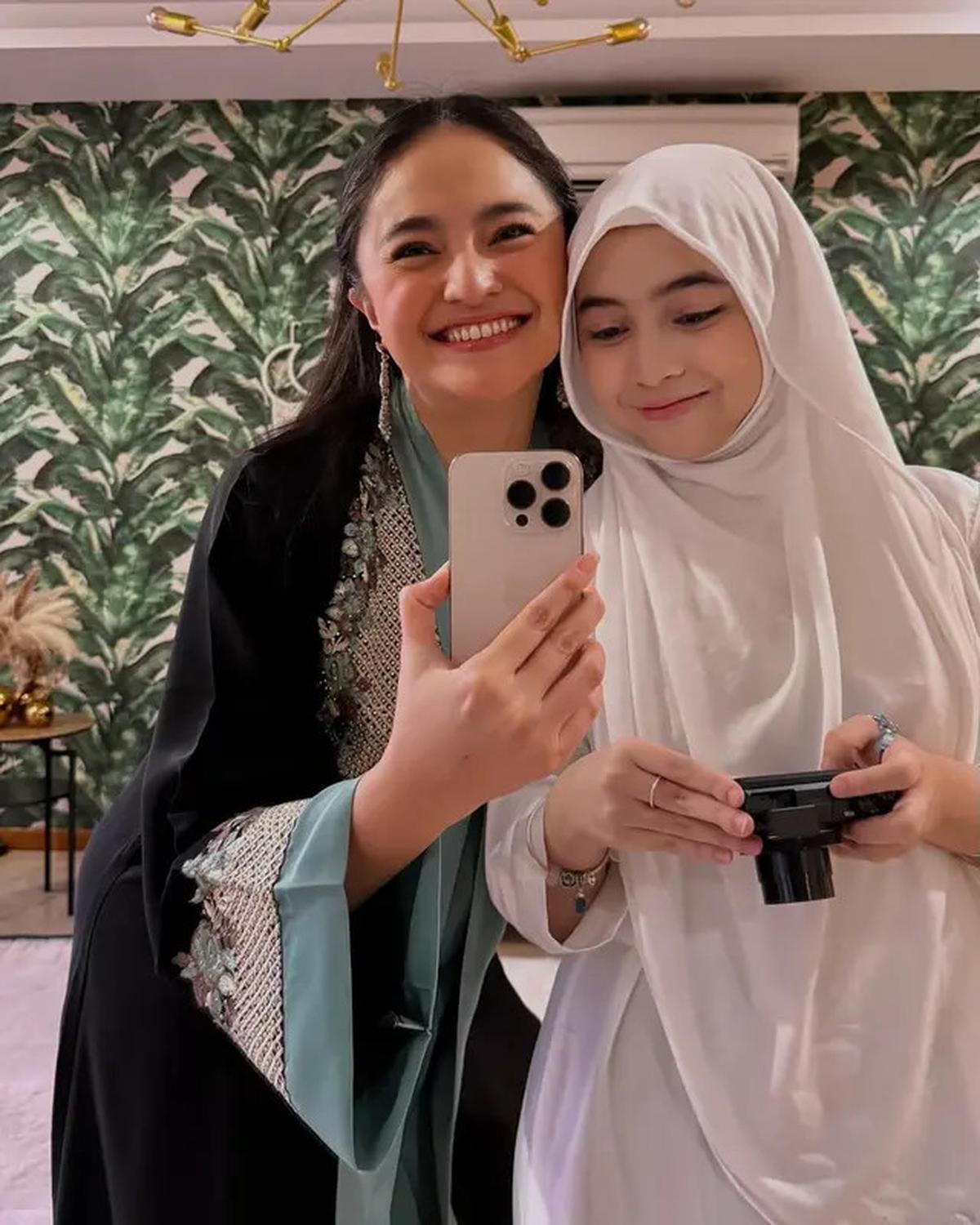 10 Potret Kebersamaan Marshanda dan Sienna, Selalu Kompak di Berbagai Momen