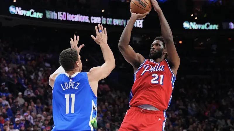 Joel Embiid memimpin Sixers mengalahkan Bucks