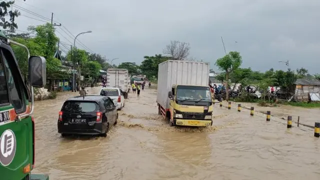 Banjir jalur pantura Tuban (Ahmad Adirin/Liputan6.com)