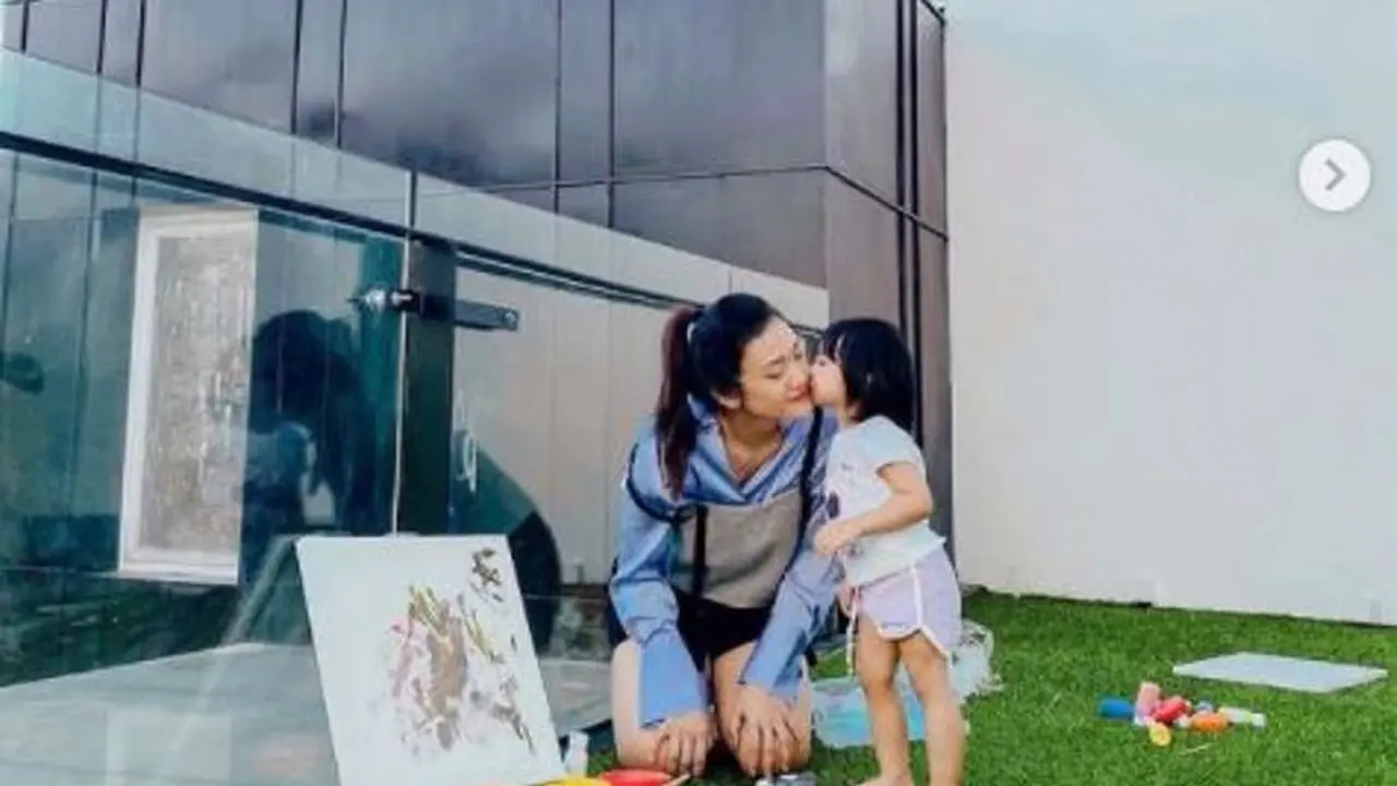 Menengok Rooftop Rumah Baru Raditya Dika, Jadi Tempat Favorit Istri dan Anaknya