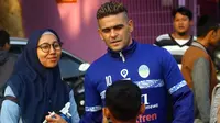 Ketika Suporter PSIM dan Persikmania Berebut Cristian Gonzales..