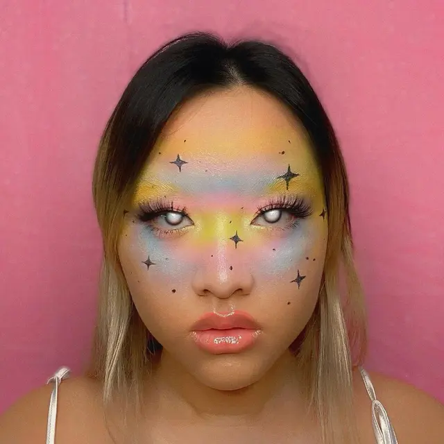 Potret Transformasi Make Up Naja Dewi