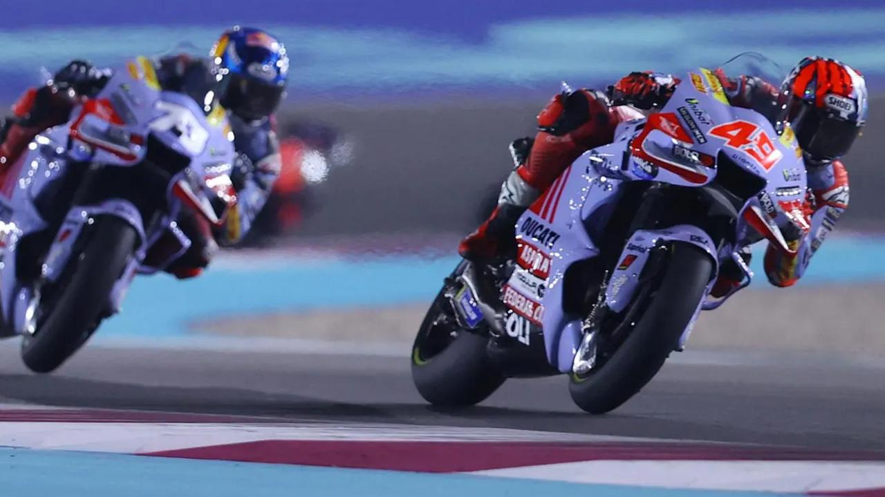 Seri MotoGP Qatar 2023 di Sirkuit Lusail, menjadi momen sejarah tak terlupakan bagi Fabio Di Giannantonio. Sebab pembalap tim Gresini Racing itu tampil sebagai juara sekaligus mencetak kemenangan perdananya di kelas tertinggi Kejuaraan Dunia Balap Motor