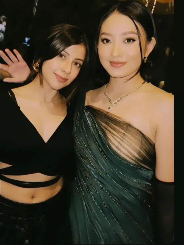 6 Gaya Horor Glamor Natasha Wilona Pakai Gaun ‘Tangan Buntung’ di Gala Premiere Film Terbaru