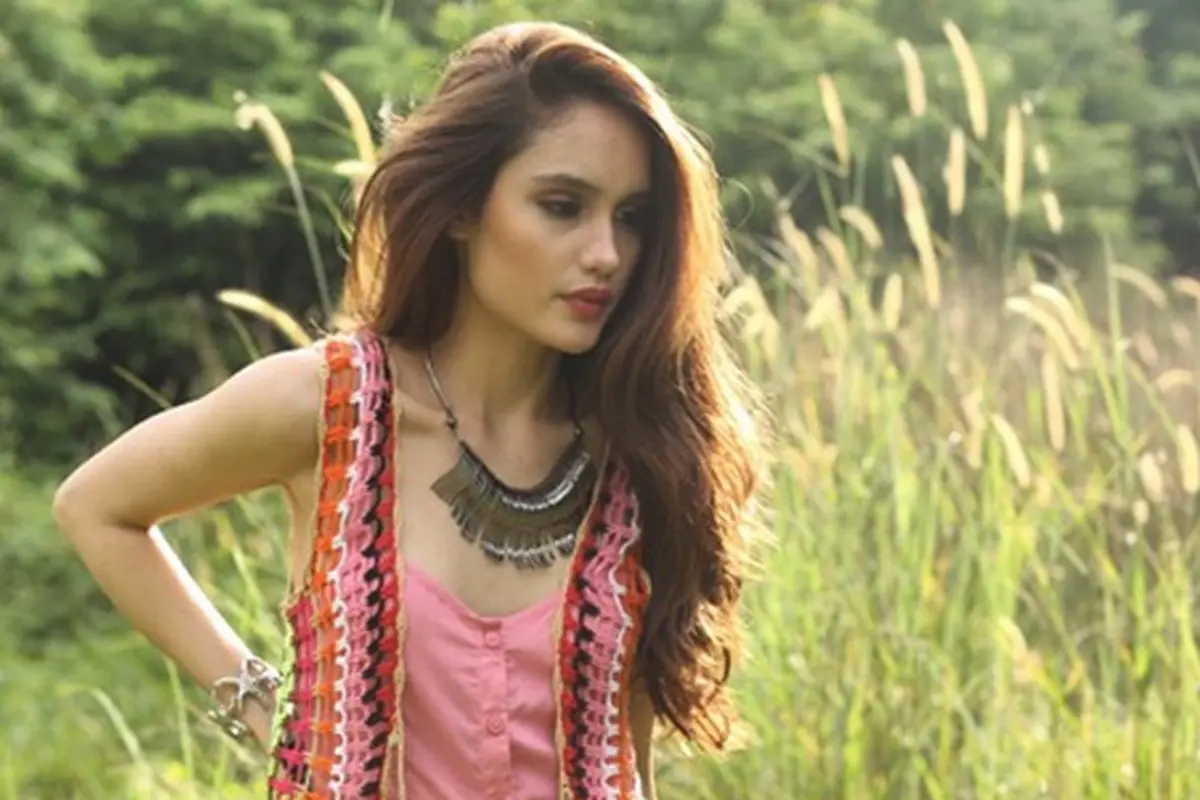 Cinta Laura