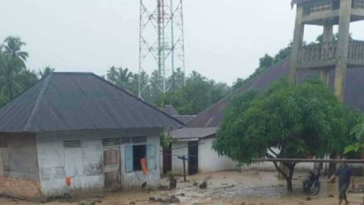 Banjir Bandang Terjang Tapanuli Selatan, 250 Kepala Keluarga Mengungsi
